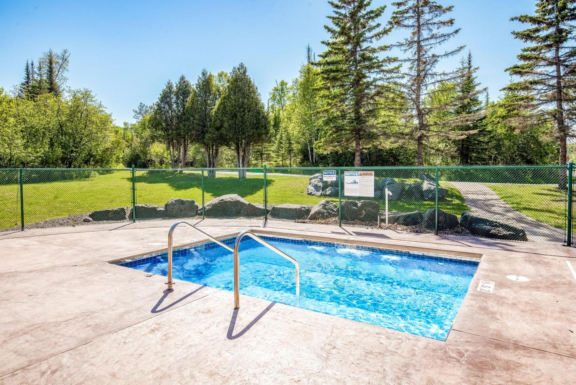 Superior Shores Resort Two Harbors Eksteriør billede